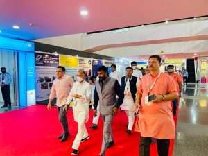 Hon’ble Group of MPs Visits 53rd IHGF Delhi Fair (4)