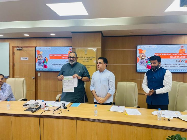 Select Namda First Consignment Inauguration Namda First Consignment Inauguration 2 Shri Krishan Kumar CEO HCSSC Handicrafts and Carpet Sector Chief Executive Officer Krishan Kumar CEO HCSSC